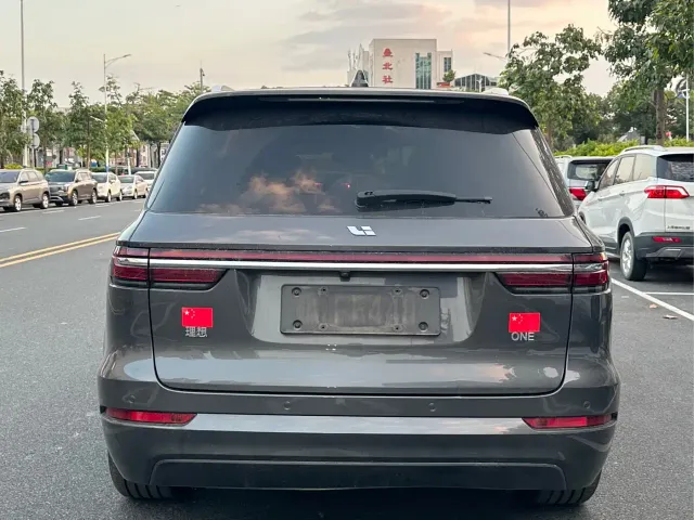 Li Auto ONE — Фото автомобиля 6