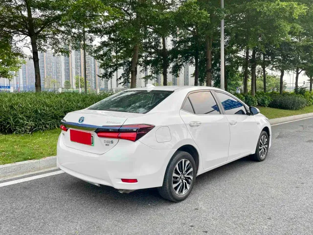 Toyota Corolla Twin Engine E+ — Фото автомобиля 8