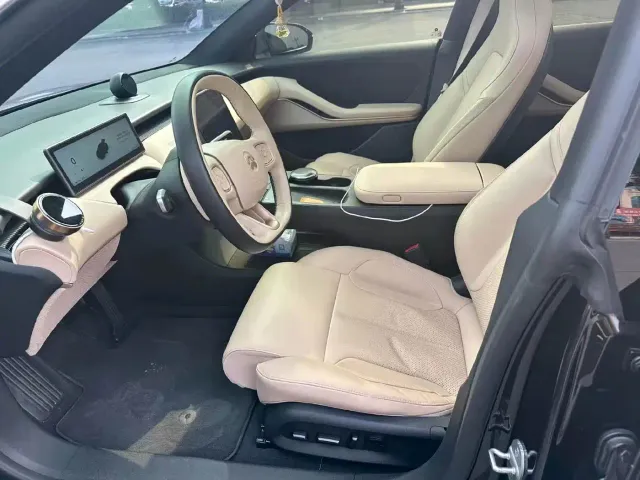 Nio ET5 Touring — Фото автомобиля 4