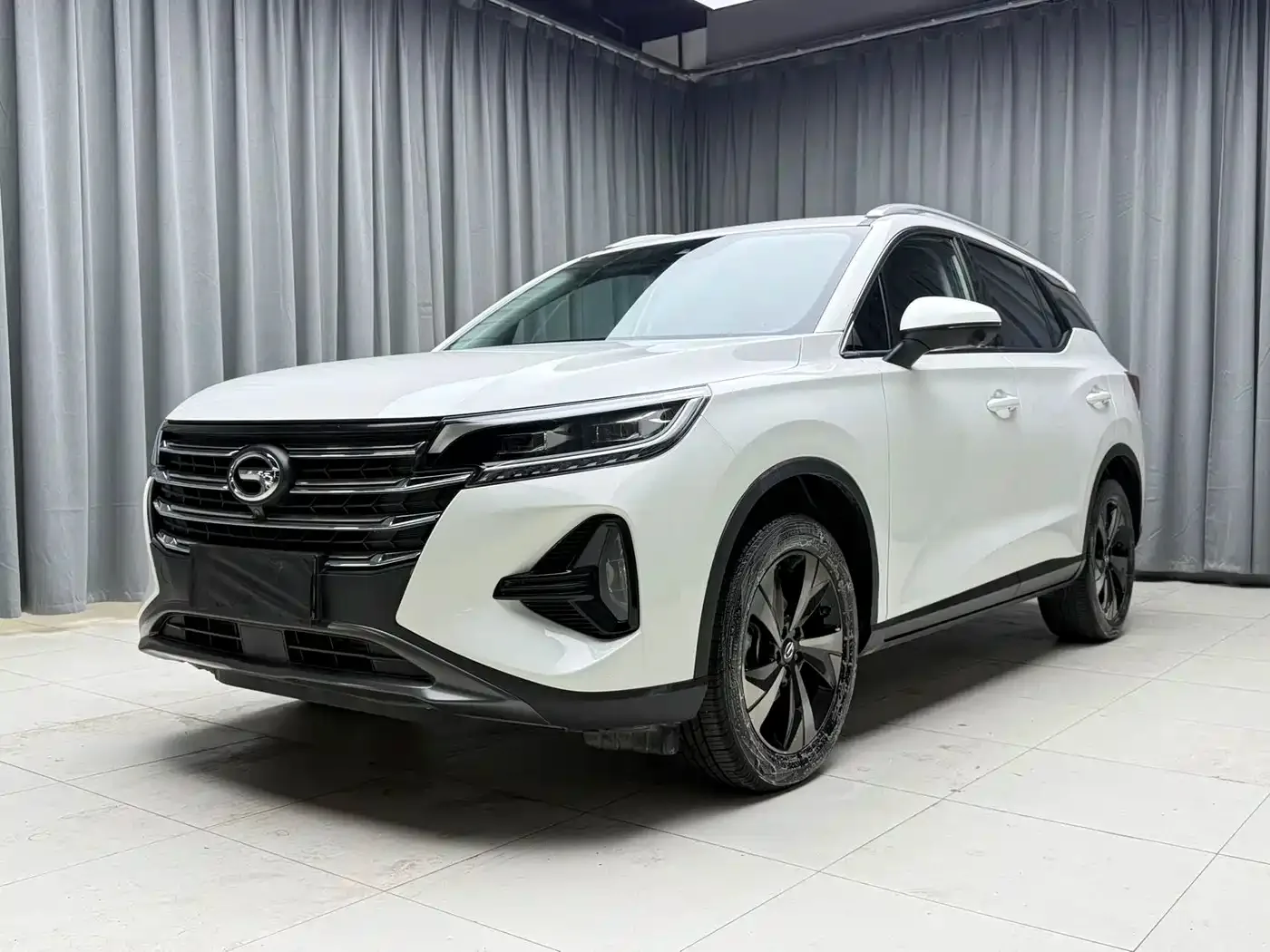 Фотография автомобиля — GAC Trumpchi GS4