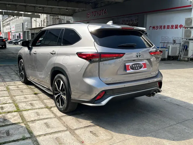 Toyota Crown Kluger 2021 2.5L HEV AWD Flagship Edition — Фото автомобиля 6