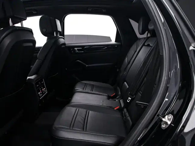 Porsche Cayenne — Фото автомобиля 14