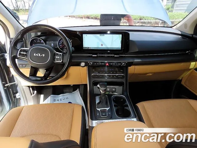 Kia Carnival Generation 4 — Фото автомобиля 8