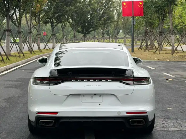 Porsche Panamera — Фото автомобиля 8