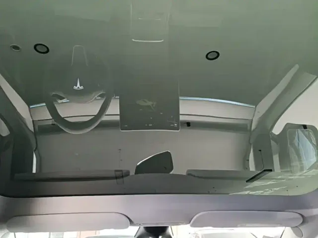 Tesla Model Y — Фото автомобиля 17