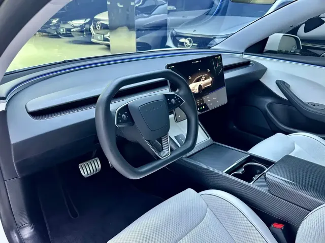 Tesla Model 3 — Фото автомобиля 8
