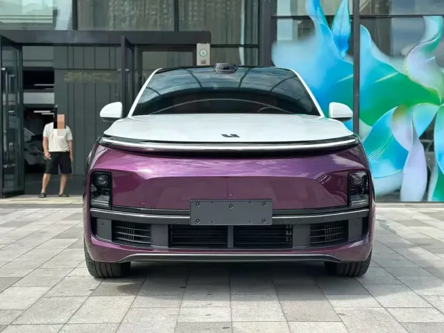 Li Auto L9 — Фото автомобиля 2