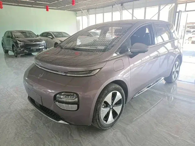 Фотография автомобиля — Baojun Cloud