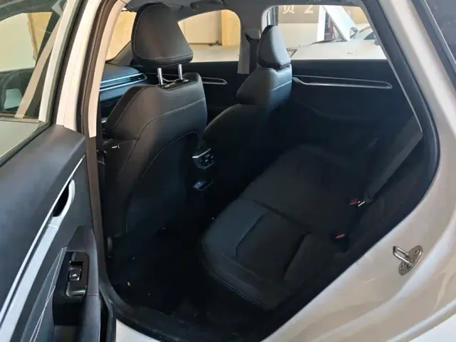 Geely Emgrand — Фото автомобиля 11