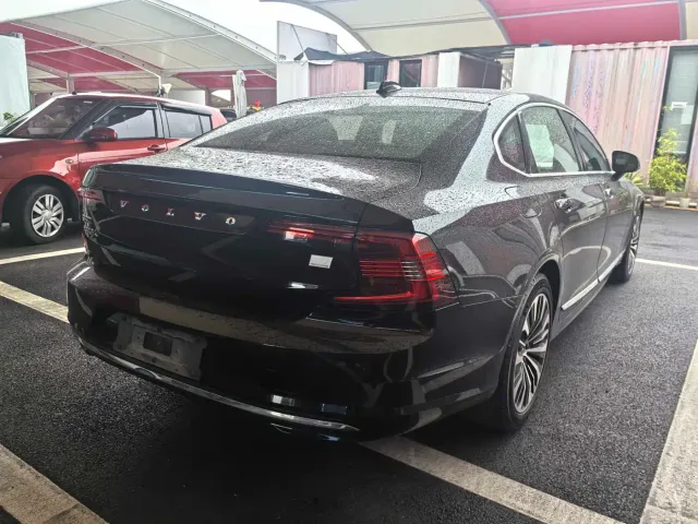 Volvo S90 — Фото автомобиля 7