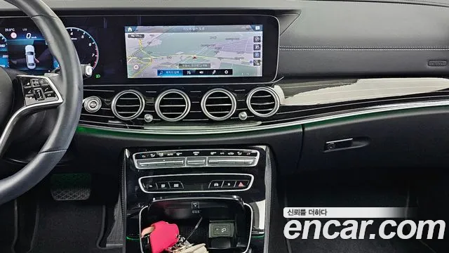 Mercedes-Benz E-Class — Фото автомобиля 14