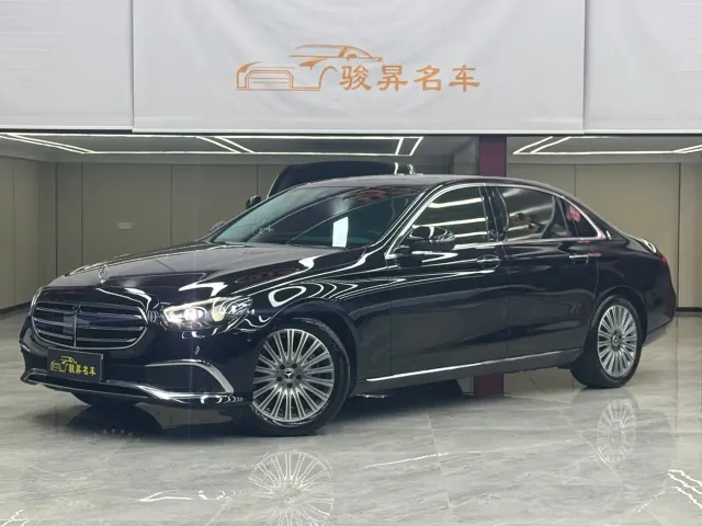 Фотография автомобиля — Mercedes-Benz E-Class