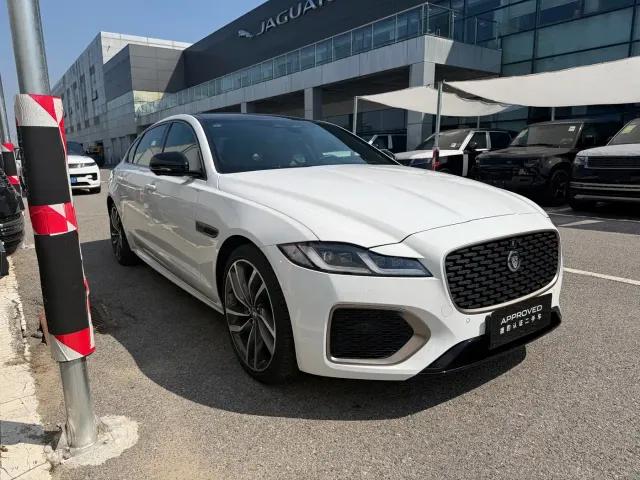 Jaguar XFL — Фото автомобиля 3