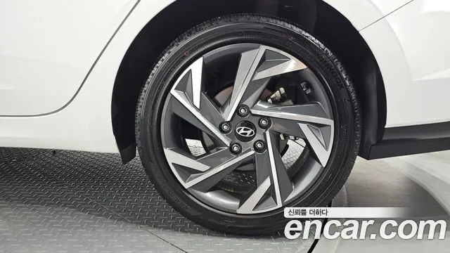 Hyundai AVANTE Новый Avante (CN7) — Фото автомобиля 21