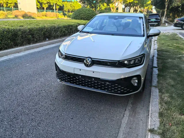 Фотография автомобиля — Volkswagen Lavida