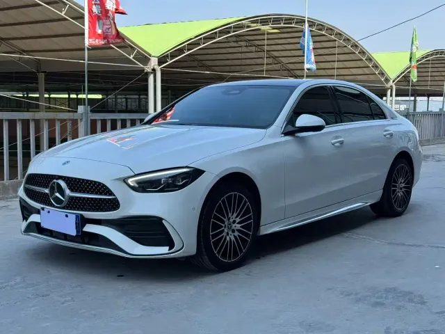 Фотография автомобиля — Mercedes-Benz C-Class