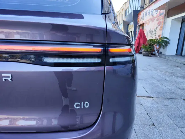 Leapmotor C10 — Фото автомобиля 23
