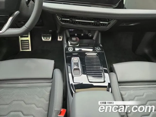 Audi A6 e-Tron — Фото автомобиля 11