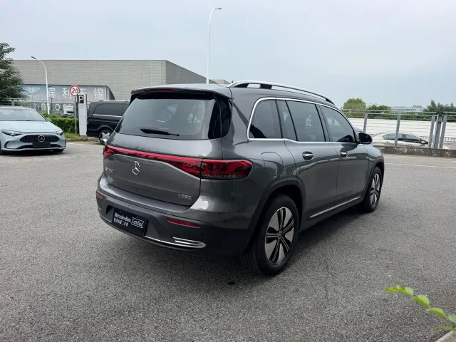 Mercedes-Benz EQB — Фото автомобиля 13