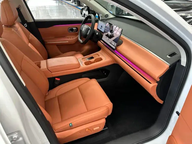 Leapmotor C10 — Фото автомобиля 17
