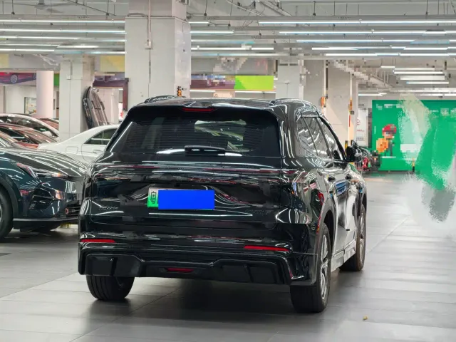 Geely Galaxy Starship 7 EM-i — Фото автомобиля 10