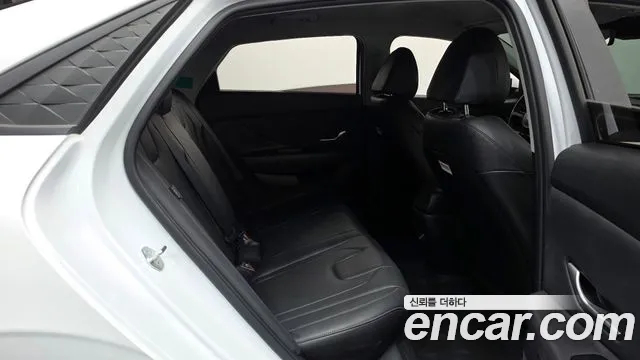 Hyundai Avante CN7 — Фото автомобиля 17