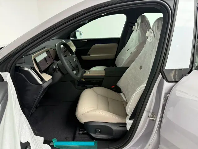 Volvo XC70 Plug-in Hybrid — Фото автомобиля 14