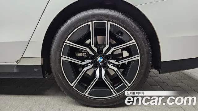 BMW 7-Series — Фото автомобиля 20