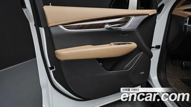 Cadillac XT6 — Фото автомобиля 24