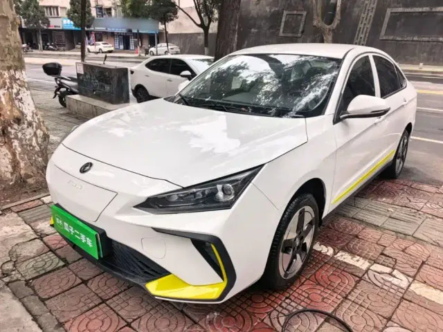 Фотография автомобиля — Dongfeng Fengshen E70