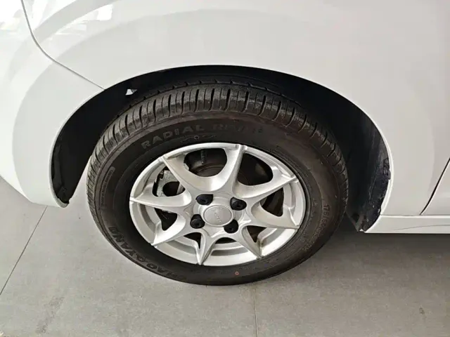 Roewe Clever — Фото автомобиля 22
