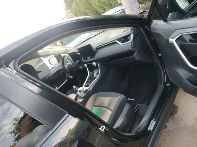 Toyota RAV4 — Фото автомобиля 19
