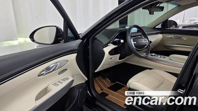 Genesis GV70 2.5T Бензин AWD — Фото автомобиля 9