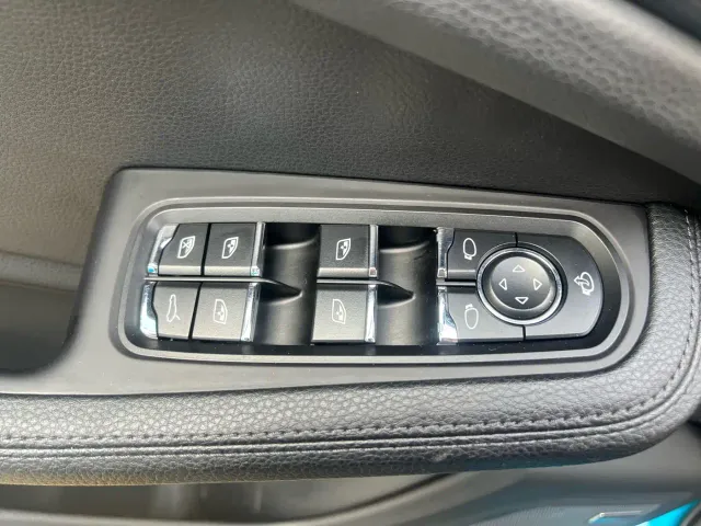 Porsche Macan — Фото автомобиля 15