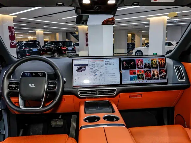 Li Auto L8 — Фото автомобиля 12