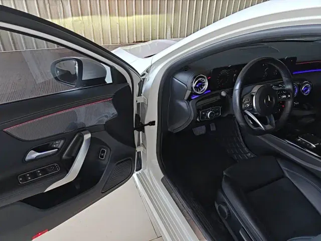 Mercedes-Benz A-Class — Фото автомобиля 15