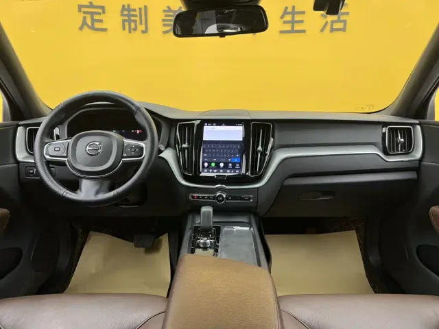 Volvo XC60 — Фото автомобиля 14