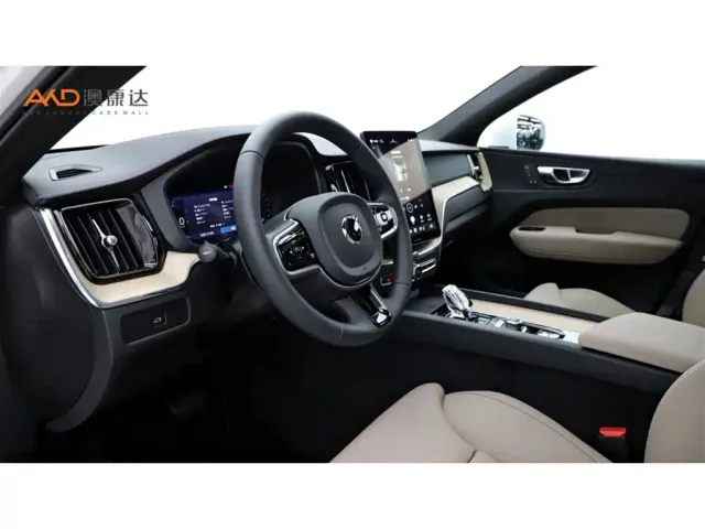 Volvo XC60 — Фото автомобиля 6