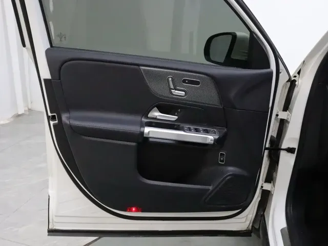Mercedes-Benz GLB-Class — Фото автомобиля 14
