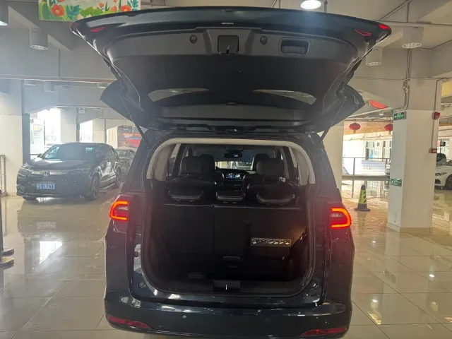 GAC Trumpchi M6 — Фото автомобиля 16