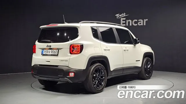 Jeep Renegade — Фото автомобиля 2