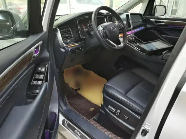 GAC Trumpchi M8 — Фото автомобиля 15