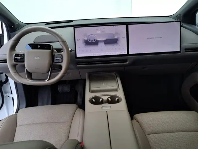 Li Auto i6 — Фото автомобиля 12