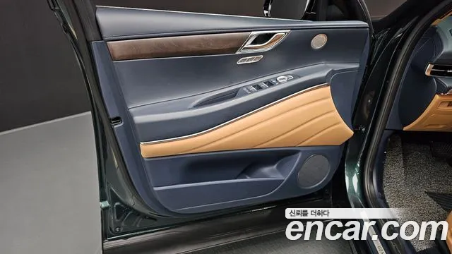 Genesis GV80 — Фото автомобиля 12