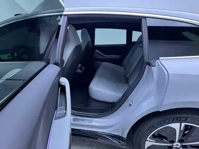 Nio ET5 Touring — Фото автомобиля 6