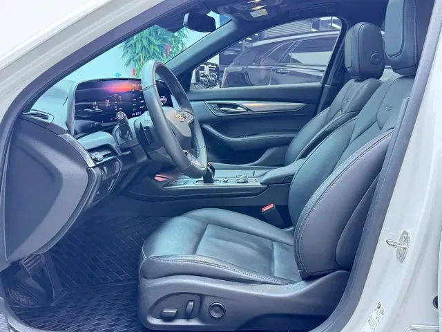 Cadillac CT5 — Фото автомобиля 5