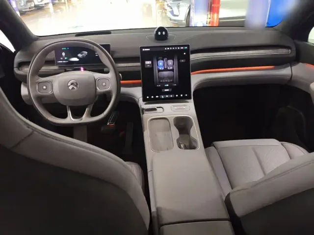 Nio EC6 — Фото автомобиля 9