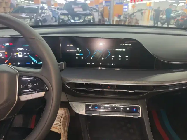 Changan Eado — Фото автомобиля 12
