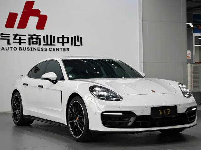 Фотография автомобиля — Porsche Panamera