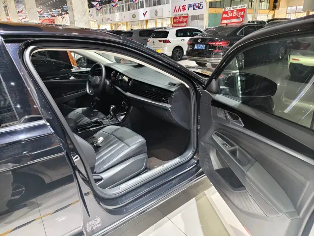 Volkswagen Passat — Фото автомобиля 13